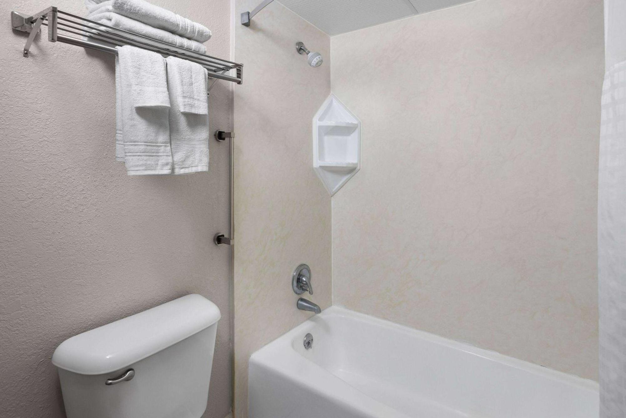 Days Inn By Wyndham Waycross Zewnętrze zdjęcie