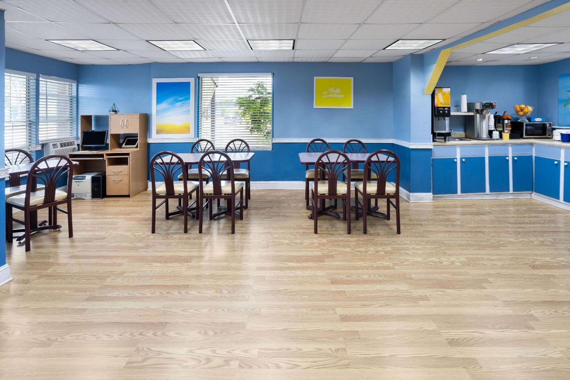 Days Inn By Wyndham Waycross Zewnętrze zdjęcie