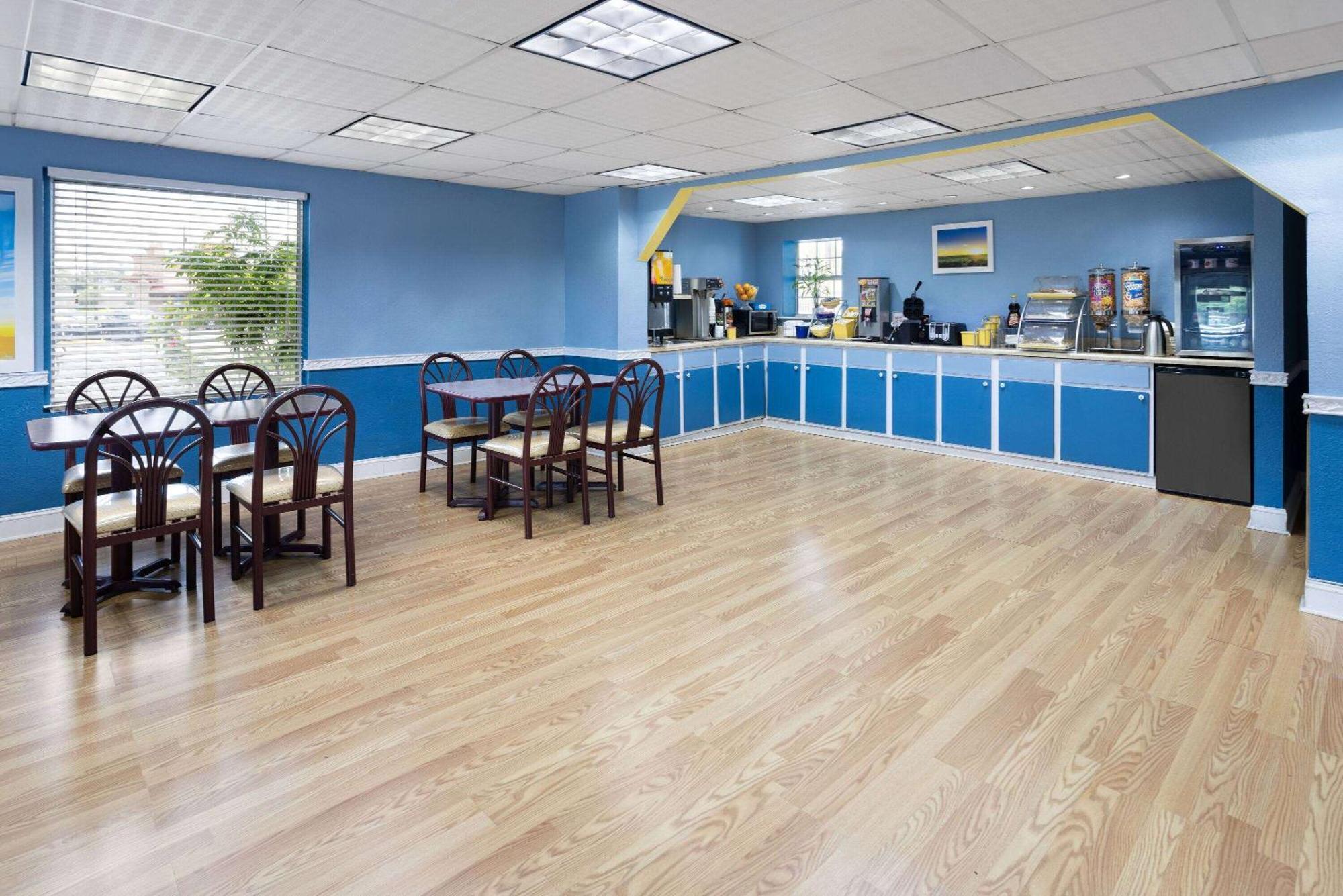 Days Inn By Wyndham Waycross Zewnętrze zdjęcie