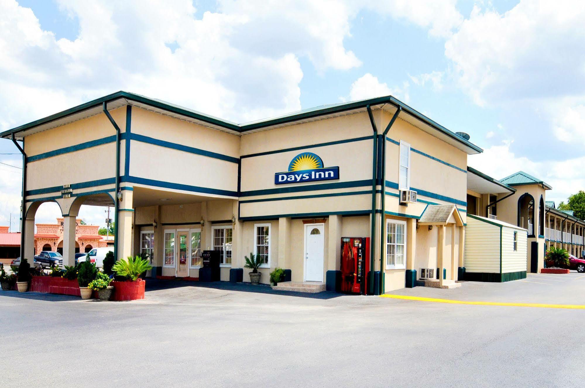 Days Inn By Wyndham Waycross Zewnętrze zdjęcie